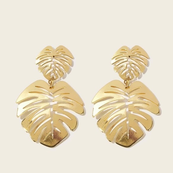 3/$30 Leaf Shaped Drop Earrings - Picture 2 of 5
